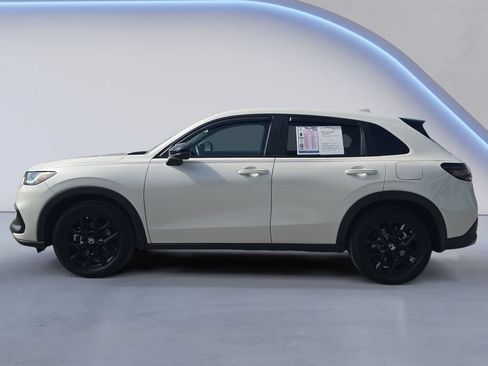 Used 2024 Honda HR-V Sport image 2
