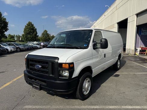 Used 2012 Ford E-250 and Econoline 250 w/ Commercial Cargo Van Pkg RWD image 11