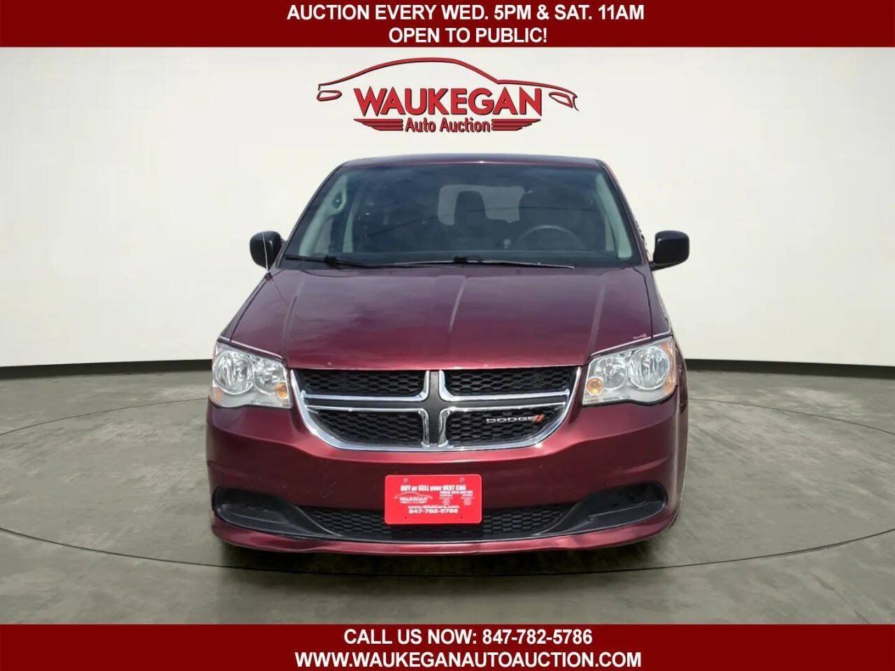 Used 2018 Dodge Grand Caravan SE w/ UConnect Hands-Free Group FWD image 2