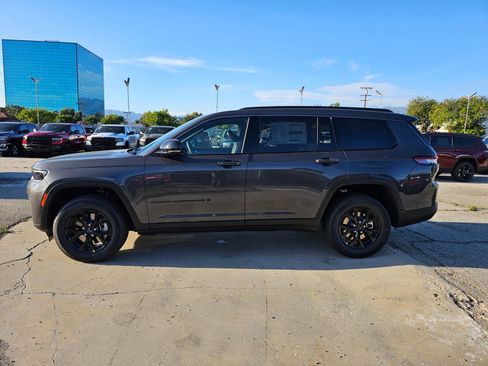 New 2026 Jeep Grand Cherokee L Altitude RWD image 4