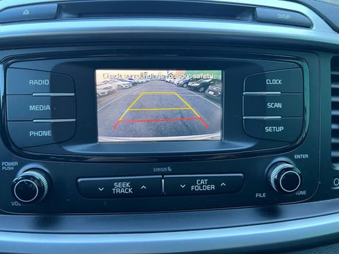 Used 2017 Kia Sorento LX image 13