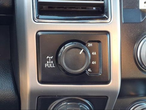 Used 2019 Ford F150 Platinum w/ Equipment Group 701A Luxury image 25