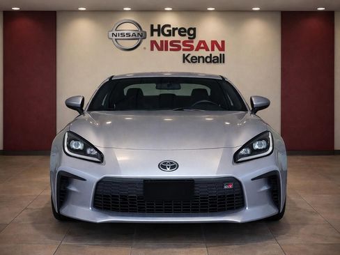 Used 2022 Toyota GR86 Premium RWD image 5