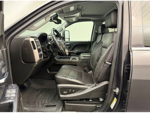 Used 2015 GMC Sierra 2500 Denali w/ Duramax Plus Package AWD/4WD image 5