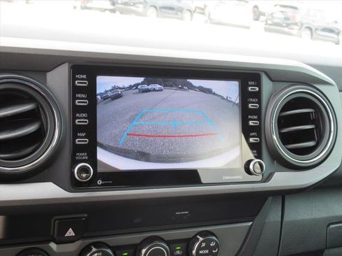 Used 2020 Toyota Tacoma TRD Off-Road image 24