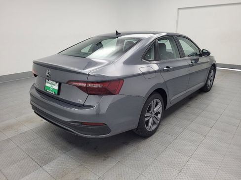 Used 2024 Volkswagen Jetta SE w/ Panoramic Sunroof Package image 9