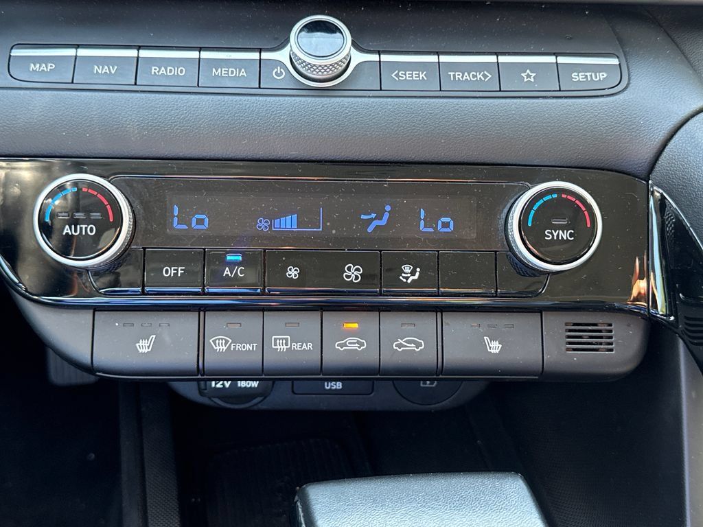 Used 2024 Hyundai Elantra Limited FWD image 24
