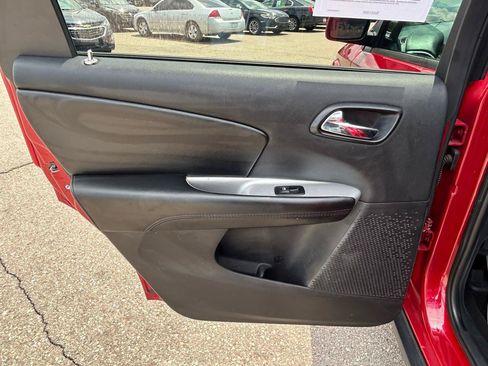 Used 2018 Dodge Journey SE w/ Connectivity Group FWD image 14