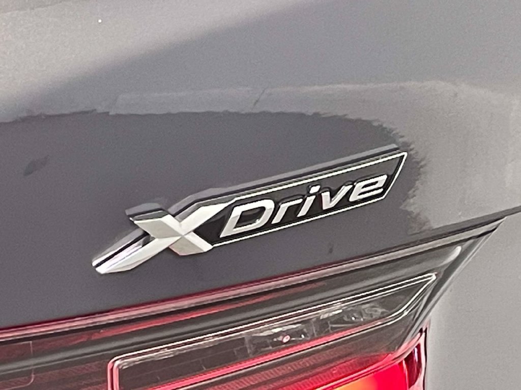 Used 2026 BMW 330i xDrive Sedan w/ M Sport Package AWD/4WD image 11