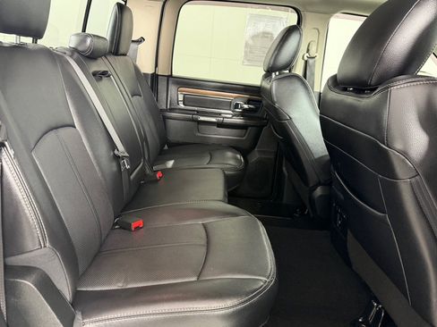 Used 2018 RAM 1500 Laramie AWD/4WD image 25