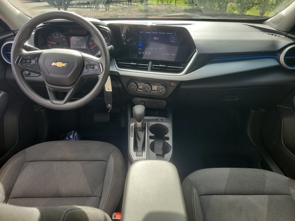 Used 2026 Chevrolet Trax LS FWD image 10