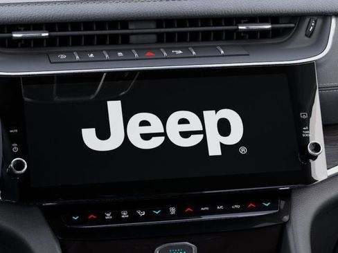 New 2026 Jeep Grand Cherokee Limited w/ Limited Altitude Package AWD/4WD image 18