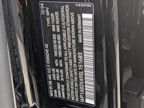 Used 2025 Porsche Macan 4S Electric image 28