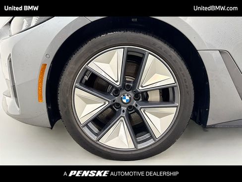 Used 2025 BMW i4 xDrive40i image 2