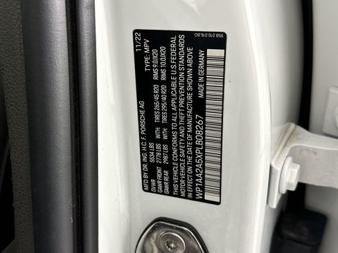 Used 2023 Porsche Macan Base image 37