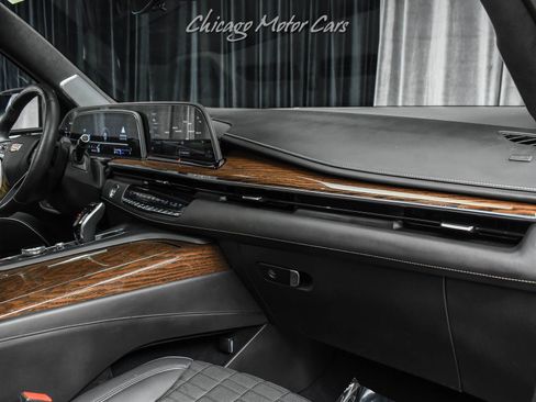 Used 2021 Cadillac Escalade Sport Platinum w/ LPO, ONYX Package AWD/4WD image 27