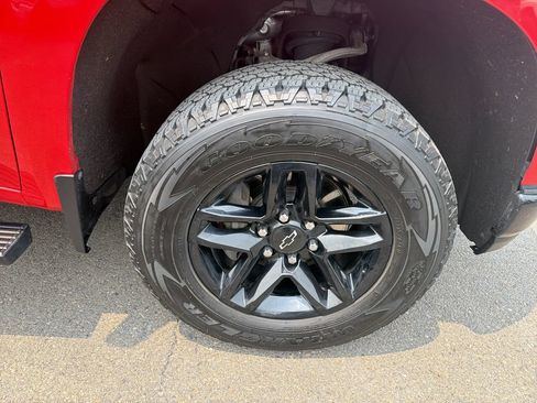 Used 2019 Chevrolet Silverado 1500 Custom Trail Boss AWD/4WD image 33