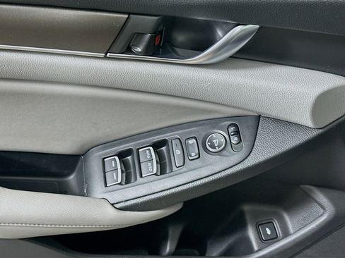 Used 2018 Honda Accord LX image 15