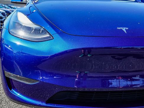 Used 2025 Tesla Model Y Performance AWD/4WD image 13