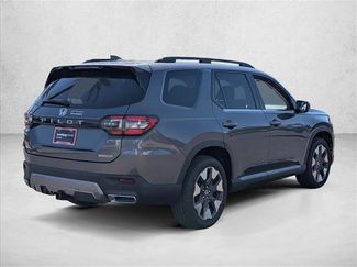 New 2026 Honda Pilot Touring video 2