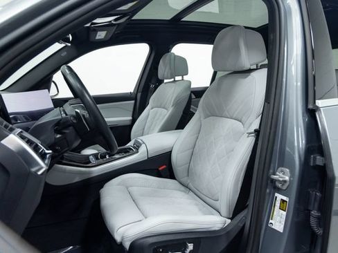 Used 2025 BMW X5 sDrive40i w/ Climate Comfort Package RWD image 22