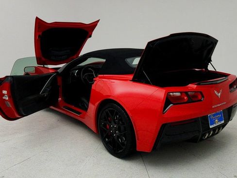 Used 2019 Chevrolet Corvette Stingray Convertible w/ 3LT Preferred Equipment Group RWD image 12