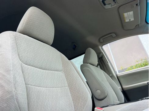 Used 2017 Toyota Sienna LE image 19