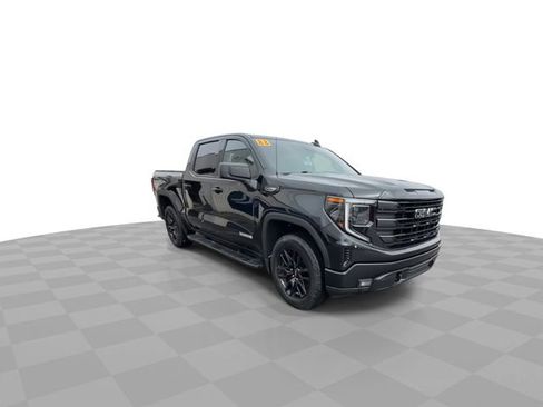 Certified 2022 GMC Sierra 1500 Elevation w/ LPO, Elevation Black Package image 2