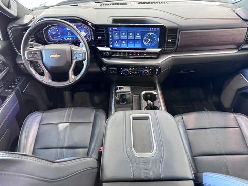 Certified 2022 Chevrolet Silverado 1500 High Country w/ High Country Premium Package AWD/4WD image 14