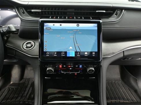 Used 2022 Jeep Grand Cherokee L Overland w/ Advanced Protech Group III image 38