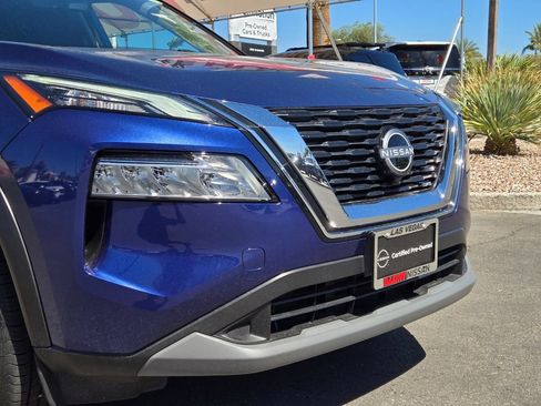 Certified 2023 Nissan Rogue SV FWD image 2