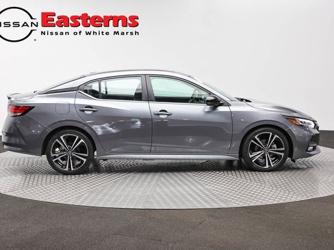 Used 2023 Nissan Sentra SR w/ SR Premium Package FWD image 4