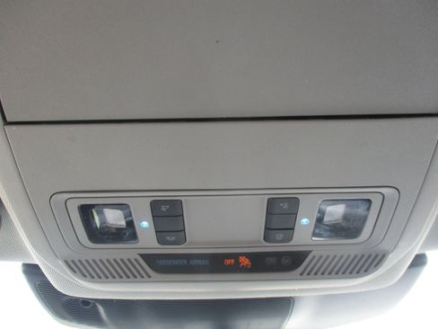 Used 2024 Ford Explorer XLT w/ Equipment Group 202A AWD/4WD image 30
