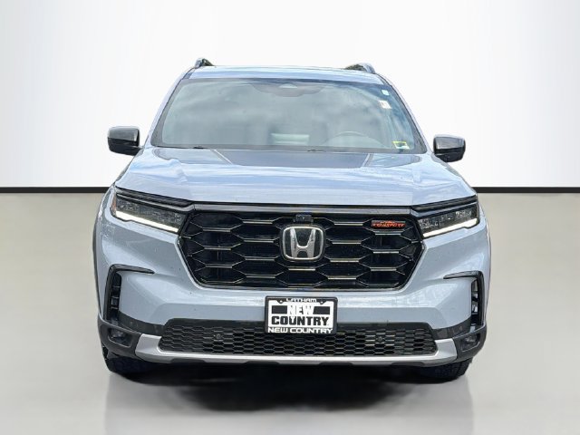 Used 2023 Honda Pilot TrailSport image 2