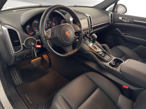 Used 2012 Porsche Cayenne AWD/4WD image 4
