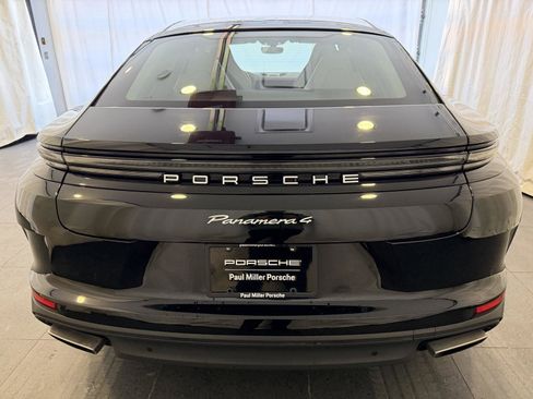 Used 2025 Porsche Panamera 4 image 8