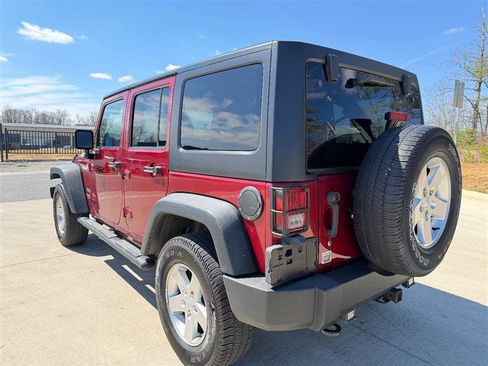 Used 2013 Jeep Wrangler Unlimited Sport image 3