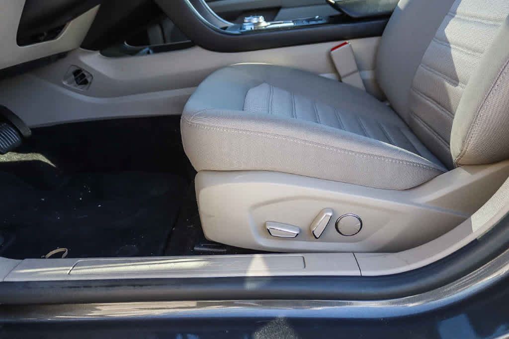 Certified 2020 Ford Fusion SE FWD image 17