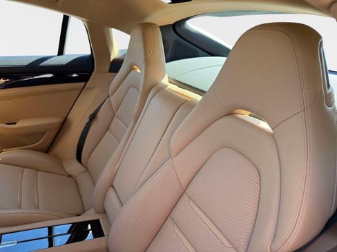 Used 2022 Porsche Panamera 4 AWD/4WD image 27