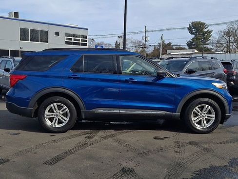 Used 2020 Ford Explorer XLT w/ Equipment Group 202A image 7