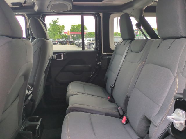 New 2026 Jeep Wrangler Unlimited Sahara w/ Technology Group AWD/4WD image 14