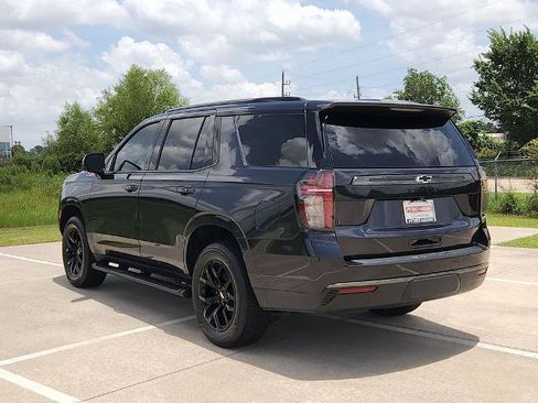 Used 2022 Chevrolet Tahoe Z71 w/ Luxury Package AWD/4WD image 7