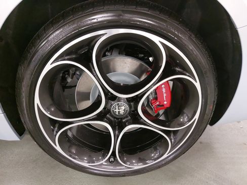 New 2025 Alfa Romeo Giulia w/ Veloce Package Rwd image 34