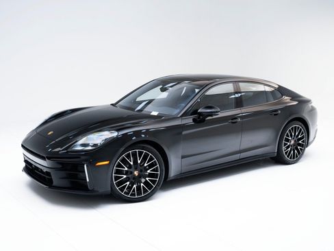 New 2026 Porsche Panamera image 1