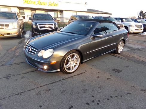 Used 2009 Mercedes-Benz CLK 550 Cabriolet w/ Premium I Pkg image 44