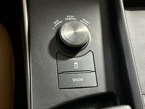 Used 2016 Lexus IS 200t image 27