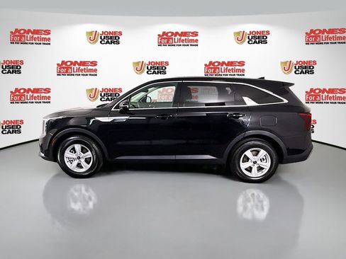 Certified 2025 Kia Sorento LX FWD image 14