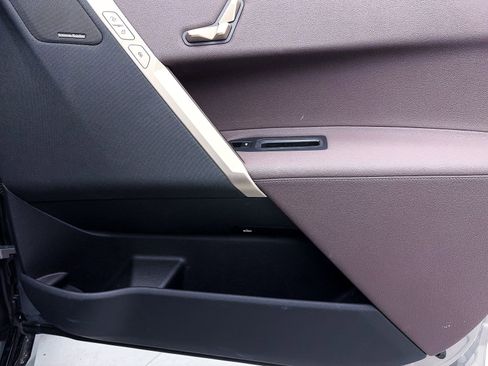 Used 2023 BMW iX xDrive50 w/ Sport Package image 33