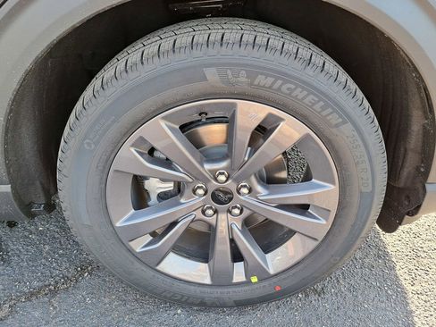 New 2026 Ford Explorer Active w/ Active Comfort Package image 16