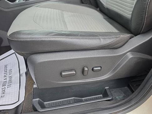 Used 2017 Ford Escape SE w/ Equipment Group 201A FWD image 17